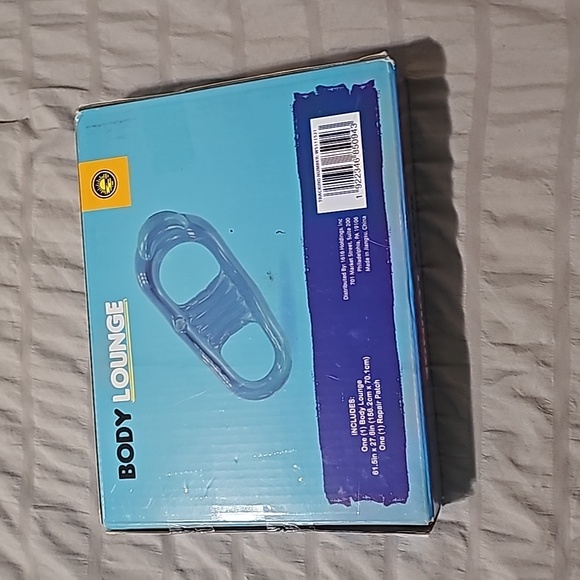 Big pool float - Picture 2 of 3